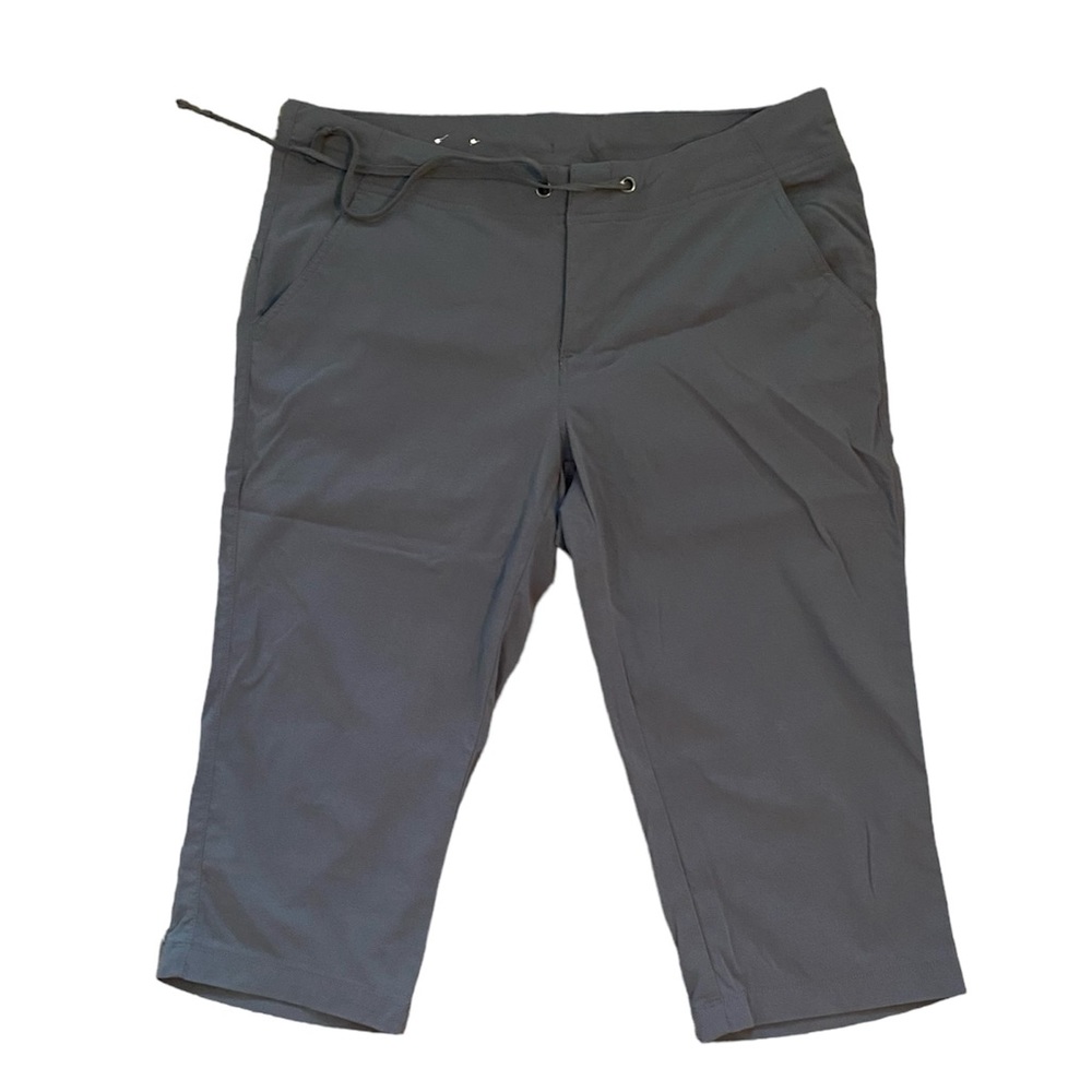 Columbia Three Quarter Length Pants Size 10 /18L